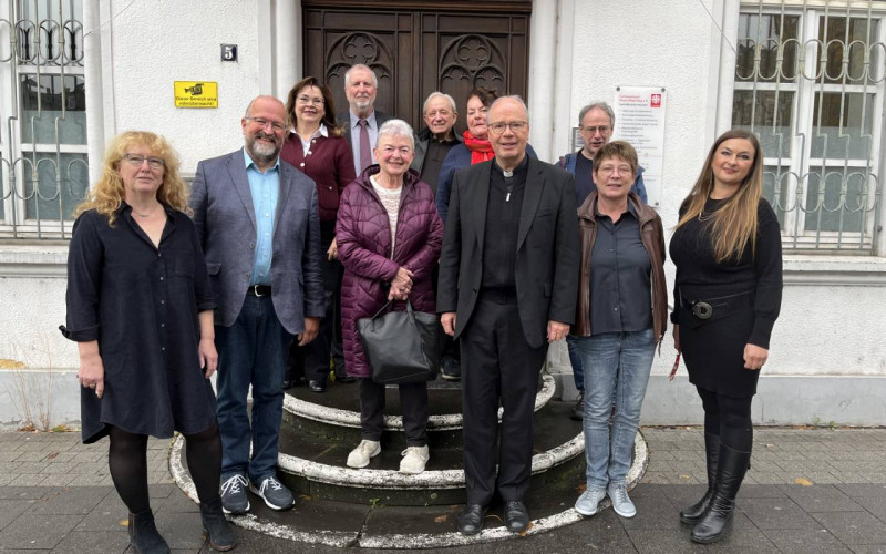 Engagement gegen wachsende Not - Trierer Bischof besucht Caritasgeschäftsstelle in Neuwied
